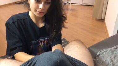 Русская красотка потрахалась со своим другом у него в гостях