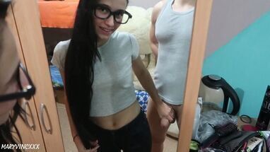 Русская студентка сосет и  трахается с парнем в общаге