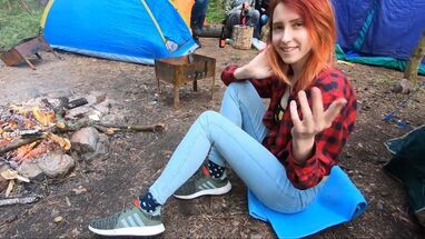 Рыжая молодуха отвела парня в лес ради бурного секса