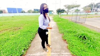 Соблазнила большой попкой и напросилась на член