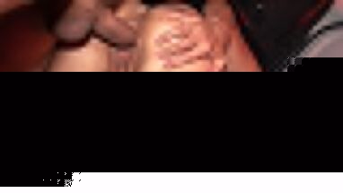 Сучка схватила парня за яйца и заставила трахаться